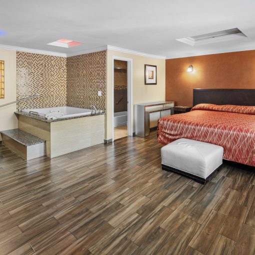 King Room with Jacuzzi